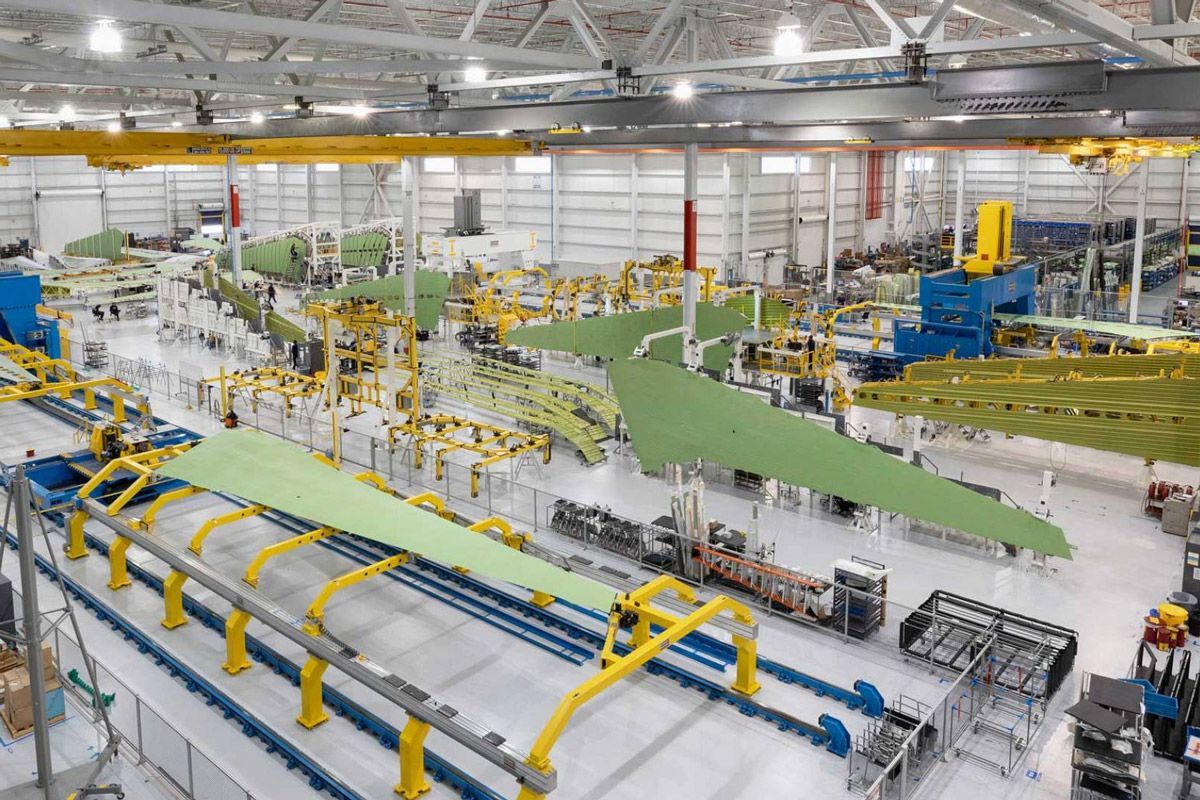 Gulfstream наращивает объемы по крыльям