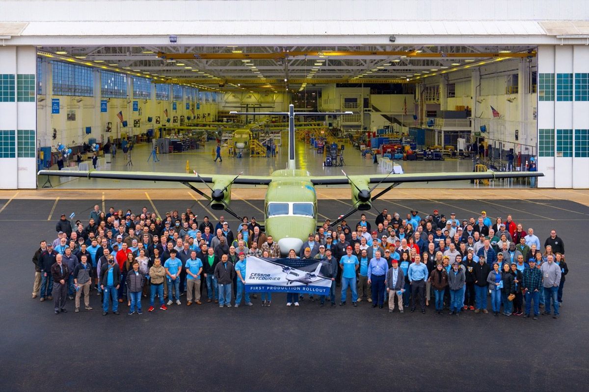 Сборка серийного SkyCourier завершена