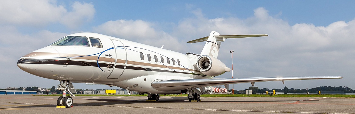Hawker 4000